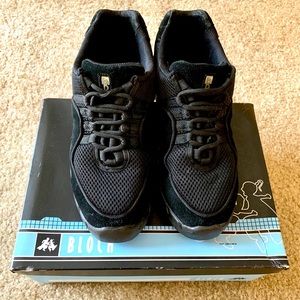 BLOCH mesh & canvas split sole dance sneaker!